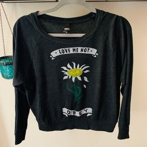 Obey Love Me Not Crew Sweatshirt sz XS